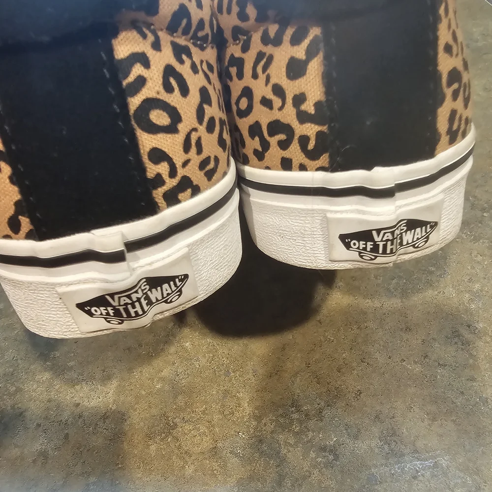Vans Leopard Print Women's Shoes - Picture 3 of 6